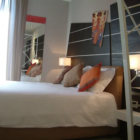 D'elsa מלון דירות 3*