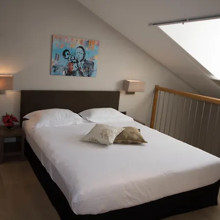 D'elsa מלון דירות 3*