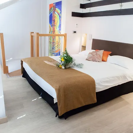 D'elsa מלון דירות 3*