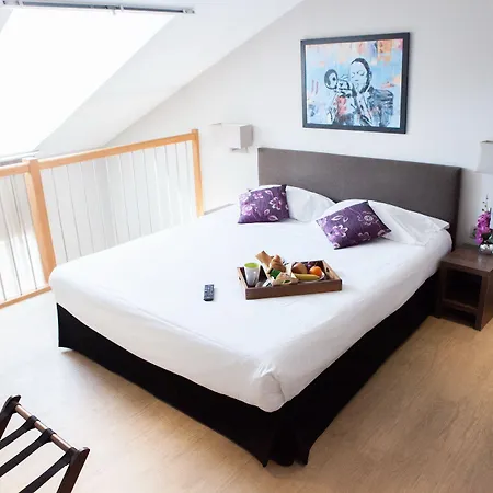 D'elsa מלון דירות 3*