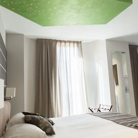 D'elsa מלון דירות ז'ואן-לה-פינס