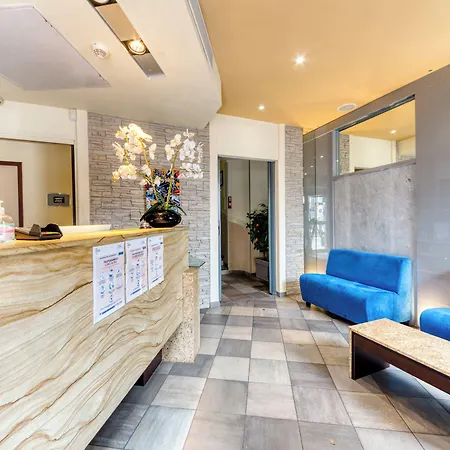 D'elsa מלון דירות 3*