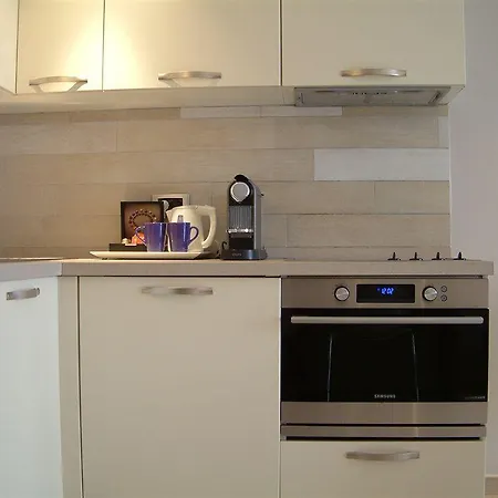 D'elsa מלון דירות 3*