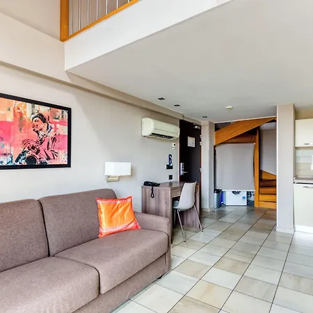 D'elsa Aparthotel 3*
