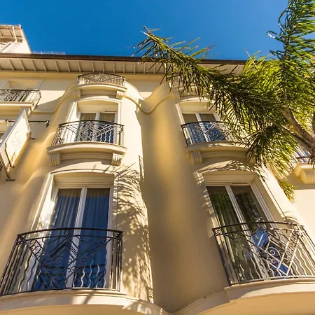 D'elsa Жуан-ле-Пен